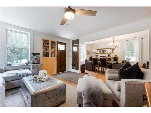 5777 Third Line, Guelph/Eramosa, ON - Indoor Photo Showing Living Room