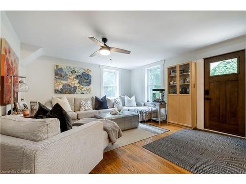 5777 Third Line, Guelph/Eramosa, ON - Indoor Photo Showing Living Room