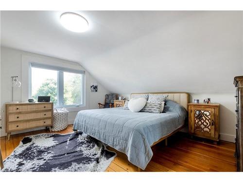 5777 Third Line, Guelph/Eramosa, ON - Indoor Photo Showing Bedroom