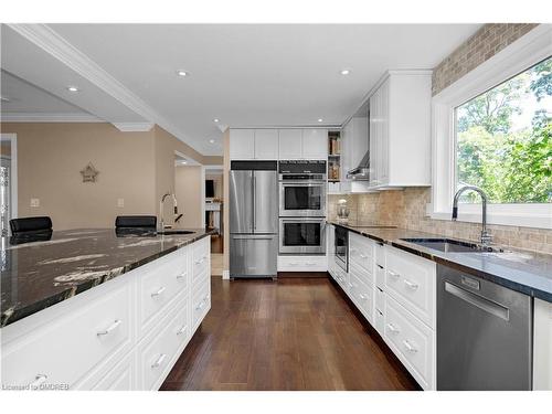 6739 Fifth Line, Milton, ON - Indoor Photo Showing Kitchen With Upgraded Kitchen