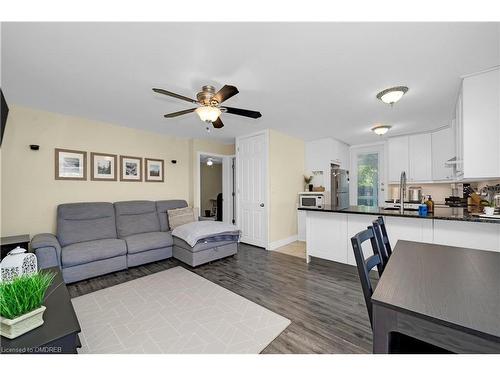 6739 Fifth Line, Milton, ON - Indoor Photo Showing Living Room