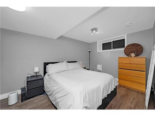 6739 Fifth Line, Milton, ON - Indoor Photo Showing Bedroom