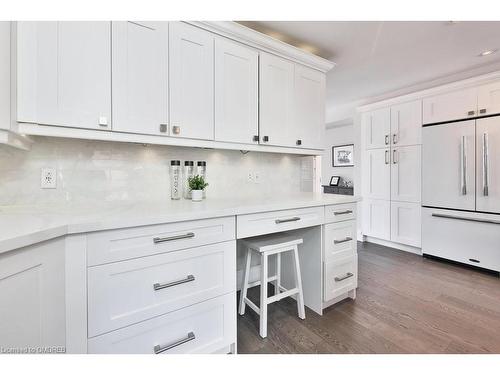 435 The Thicket, Mississauga, ON - Indoor Photo Showing Kitchen