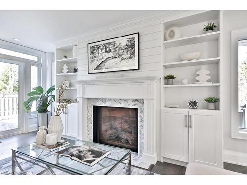 435 The Thicket, Mississauga, ON - Indoor Photo Showing Living Room With Fireplace