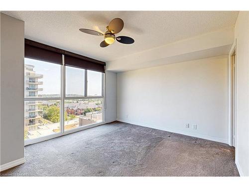 709-1940 Ironstone Drive, Burlington, ON - Indoor Photo Showing Other Room