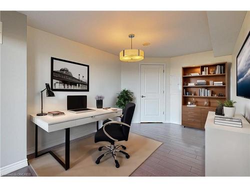 709-1940 Ironstone Drive, Burlington, ON - Indoor Photo Showing Office