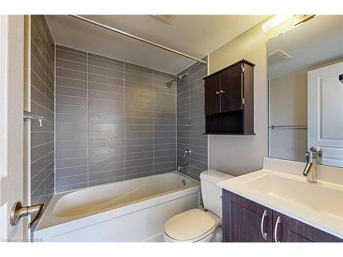 709-1940 Ironstone Drive, Burlington, ON - Indoor Photo Showing Bathroom