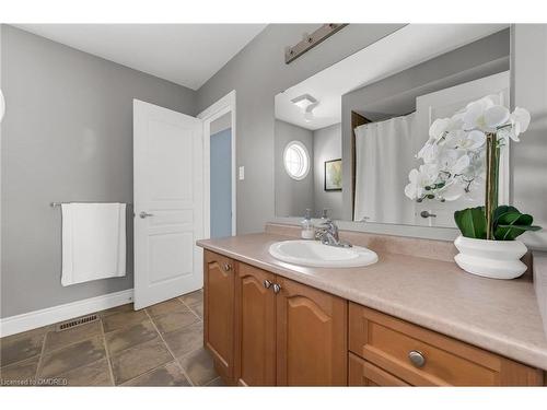 356 Nautical Boulevard, Oakville, ON - Indoor Photo Showing Bathroom