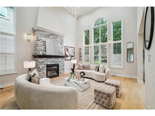 6886 Campbell Settler Court, Mississauga, ON - Indoor Photo Showing Living Room With Fireplace