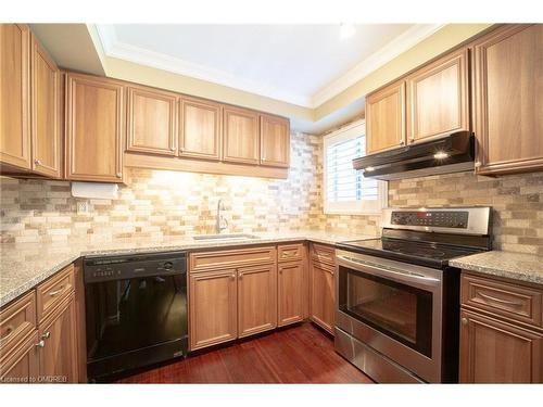 48-1250 Marlborough Court, Oakville, ON - Indoor Photo Showing Kitchen