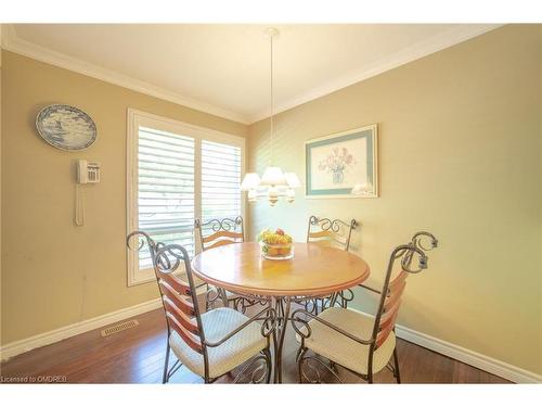 48-1250 Marlborough Court, Oakville, ON - Indoor Photo Showing Dining Room