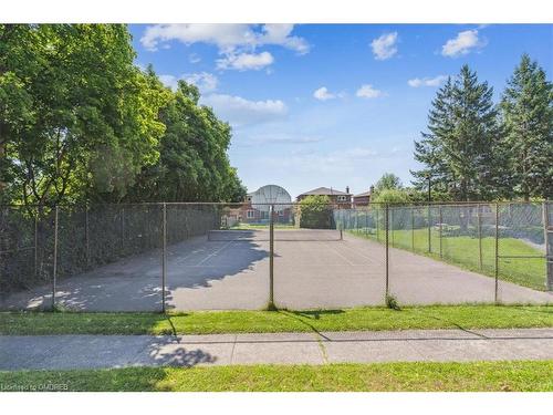 407-2556 Argyle Road, Mississauga, ON - Outdoor