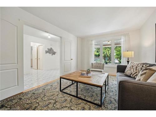 179 Romain Crescent, Oakville, ON - Indoor Photo Showing Living Room