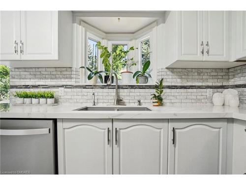 179 Romain Crescent, Oakville, ON - Indoor Photo Showing Kitchen With Double Sink