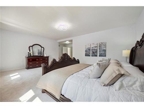 179 Romain Crescent, Oakville, ON - Indoor Photo Showing Bedroom