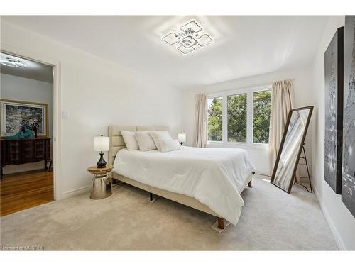 179 Romain Crescent, Oakville, ON - Indoor Photo Showing Bedroom