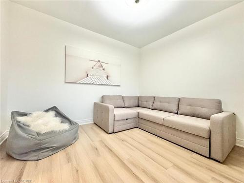 216 Hatt Street, Dundas, ON - Indoor Photo Showing Living Room