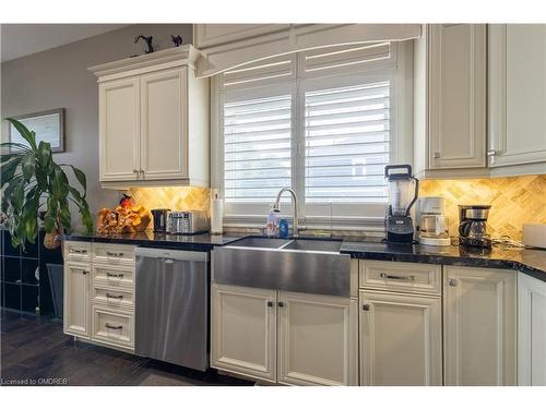 187 Beach Boulevard, Hamilton, ON - Indoor Photo Showing Kitchen With Double Sink With Upgraded Kitchen