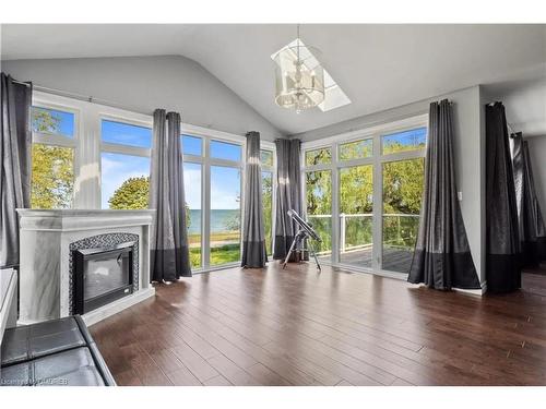 187 Beach Boulevard, Hamilton, ON - Indoor Photo Showing Living Room With Fireplace