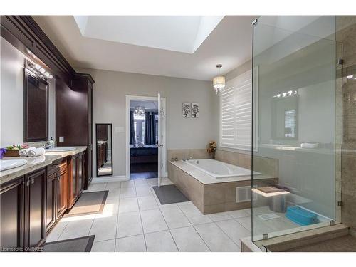 187 Beach Boulevard, Hamilton, ON - Indoor Photo Showing Bathroom