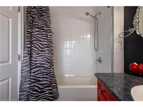 187 Beach Boulevard, Hamilton, ON - Indoor Photo Showing Bathroom