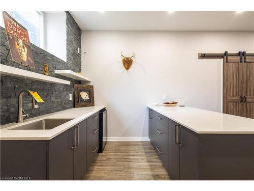 187 Beach Boulevard, Hamilton, ON - Indoor Photo Showing Kitchen