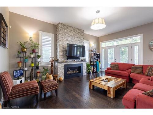 187 Beach Boulevard, Hamilton, ON - Indoor Photo Showing Living Room With Fireplace