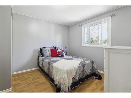 1317 Jalna Boulevard, London, ON - Indoor Photo Showing Bedroom