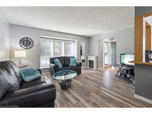 1317 Jalna Boulevard, London, ON - Indoor Photo Showing Living Room