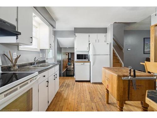 1317 Jalna Boulevard, London, ON - Indoor Photo Showing Kitchen With Double Sink