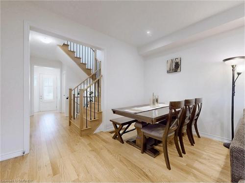 4 Hennessey Cres Crescent, Lindsay, ON - Indoor Photo Showing Dining Room