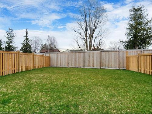 4 Hennessey Cres Crescent, Lindsay, ON - Outdoor With Backyard