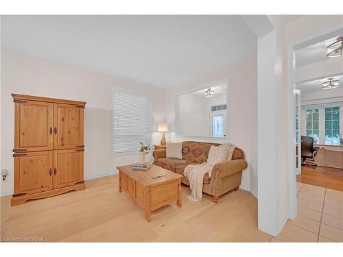 2343 Calloway Drive, Oakville, ON - Indoor Photo Showing Living Room