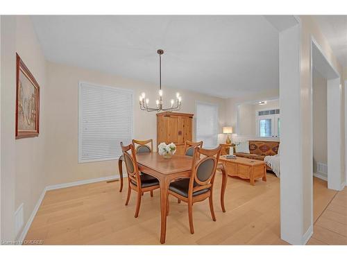 2343 Calloway Drive, Oakville, ON - Indoor Photo Showing Dining Room