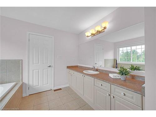 2343 Calloway Drive, Oakville, ON - Indoor Photo Showing Bathroom