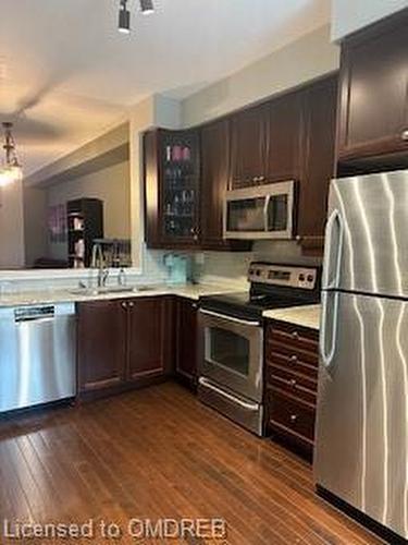 4350 Ingram Common, Burlington, ON - Indoor Photo Showing Kitchen