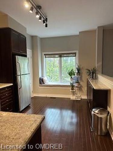 4350 Ingram Common, Burlington, ON - Indoor Photo Showing Kitchen