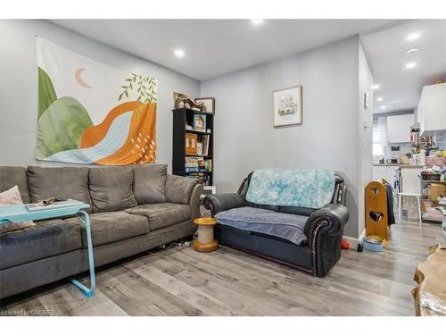 10 Wills Street, St. Catharines, ON - Indoor Photo Showing Living Room