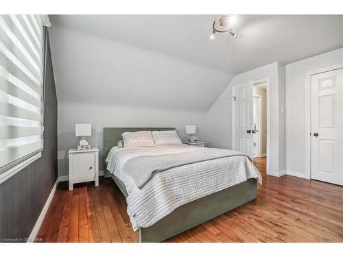 68 Wyngate Avenue, Stoney Creek, ON - Indoor Photo Showing Bedroom