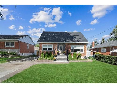 68 Wyngate Avenue, Stoney Creek, ON - Outdoor With Facade