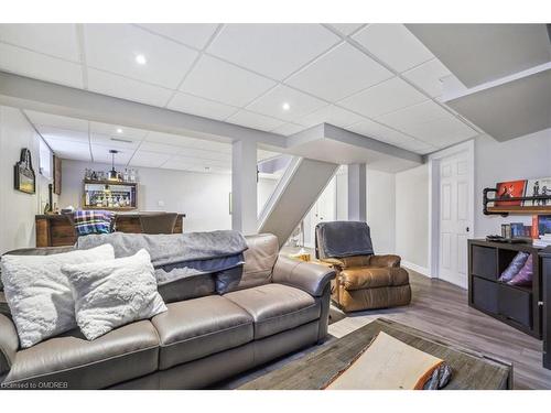 68 Wyngate Avenue, Stoney Creek, ON - Indoor Photo Showing Living Room