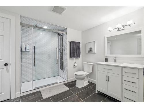 68 Wyngate Avenue, Stoney Creek, ON - Indoor Photo Showing Bathroom