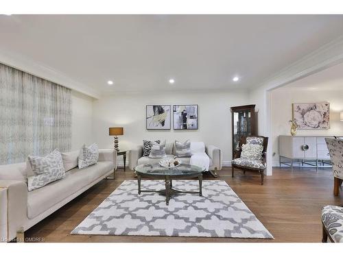 27 Arkendo Drive, Oakville, ON - Indoor Photo Showing Living Room