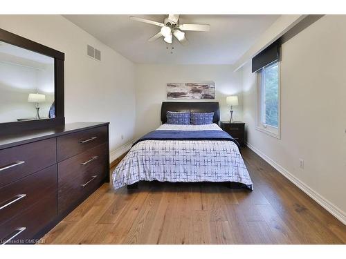 27 Arkendo Drive, Oakville, ON - Indoor Photo Showing Bedroom