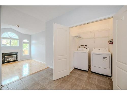 1473 Sandpiper Road, Oakville, ON - Indoor Photo Showing Laundry Room