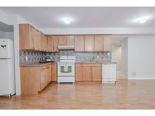 1473 Sandpiper Road, Oakville, ON - Indoor Photo Showing Kitchen With Double Sink