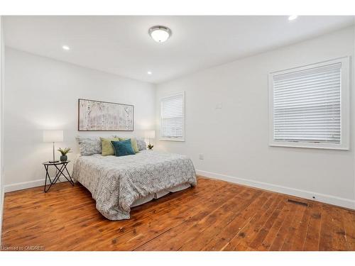 76 Macaulay Street W, Hamilton, ON - Indoor Photo Showing Bedroom