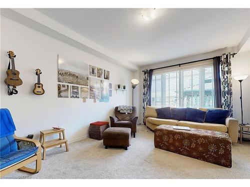 33 Evergreen Lane, Haldimand, ON - Indoor Photo Showing Living Room