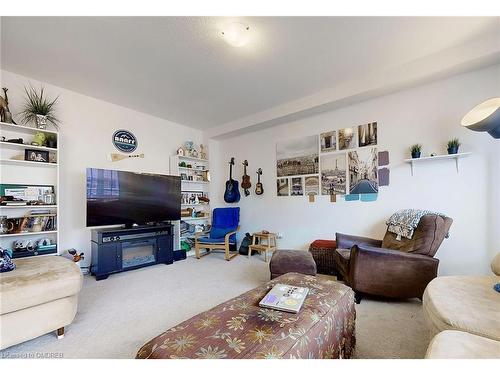 33 Evergreen Lane, Haldimand, ON - Indoor Photo Showing Living Room