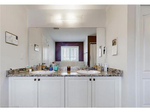 33 Evergreen Lane, Haldimand, ON - Indoor Photo Showing Bathroom